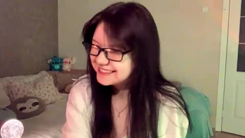 Snapshot of sotastarcaug chatting on 11.06.25 lily online show from 11.06.25