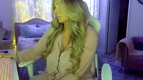 Snapshot of southernbarbii chatting on 01.19.25 Your Barbii online show from 01.19.25