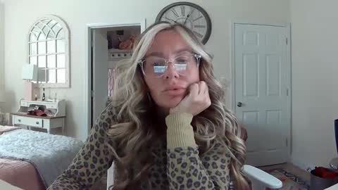 Snapshot of southernbarbii chatting on 02.06.25 Your Barbii online show from 02.06.25