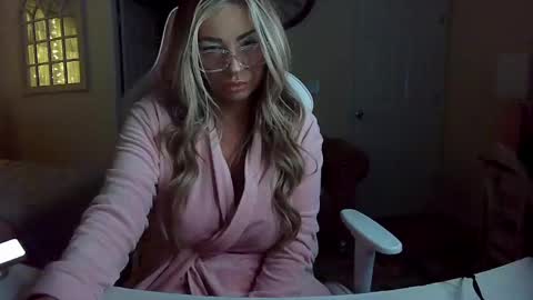 Snapshot of southernbarbii chatting on 02.20.25 Your Barbii online show from 02.20.25