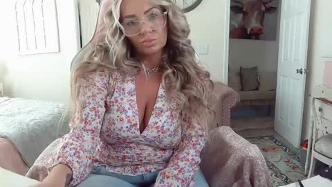 Snapshot of southernbarbii chatting on 02.20.25 Your Barbii online show from 02.20.25