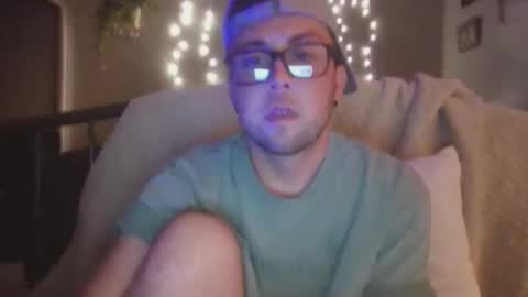 Snapshot of southernpeach95 chatting on 12.01.25 SouthernPeach online show from 12.01.25