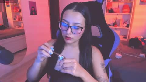 Snapshot of soy___lili chatting on 06.24.26 Lili online show from 06.24.26