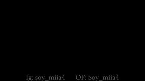 Snapshot of soy_miia chatting on 09.23.25 MIA online show from 09.23.25