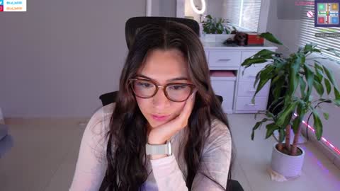 Luisa    online show from 01.25.25