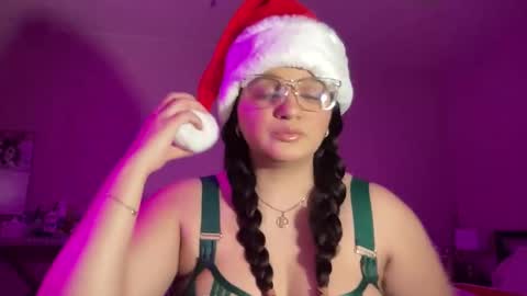 Soyoceanne online show from 12.20.25