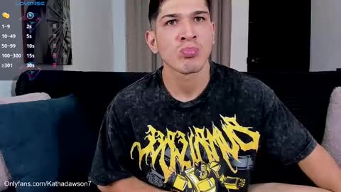 Snapshot of soyraydimarco_ chatting on 10.02.25 RayDimarco independent model online show from 10.02.25