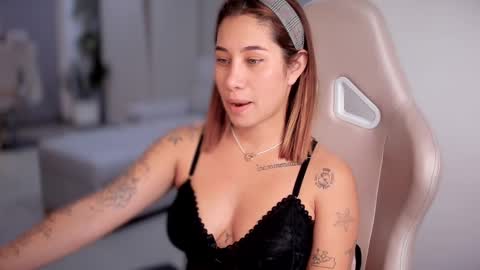 Snapshot of soytulu_ chatting on 02.22.25 brisa s online show from 02.22.25