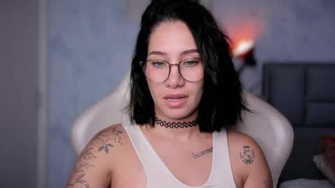 Snapshot of soytulu_ chatting on 11.08.25 brisa s online show from 11.08.25