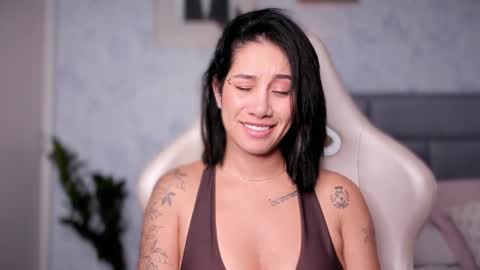 Snapshot of soytulu_ chatting on 11.18.25 brisa s online show from 11.18.25