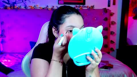 Y U K Y online show from 01.30.25