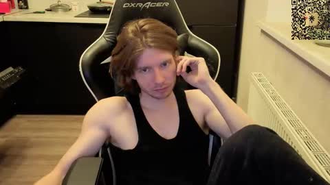 Snapshot of spaisenok chatting on 11.11.25 Mike online show from 11.11.25