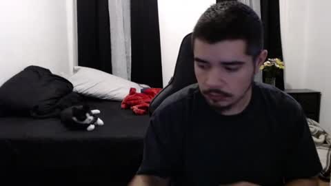 Snapshot of spanishcouple4255 chatting on 10.26.25 spanishcouple4255 online show from 10.26.25