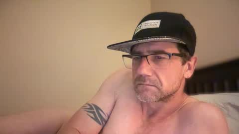 Snapshot of sparker1169 chatting on 01.12.25 Dad online show from 01.12.25