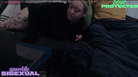 sparklybisexual online show from 12.14.25
