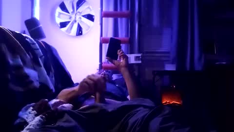 Snapshot of sparkyspeedway chatting on 11.01.25 sparkyspeedway online show from 11.01.25