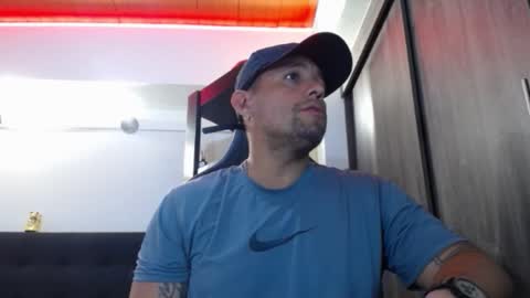 Snapshot of spartacus_cam chatting on 02.18.26 online show from 02.18.26