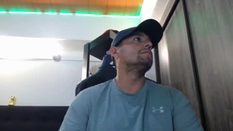 Snapshot of spartacus_cam chatting on 02.20.26 online show from 02.20.26