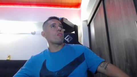 Snapshot of spartacus_cam chatting on 03.01.26 online show from 03.01.26