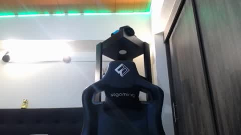 Snapshot of spartacus_cam chatting on 03.04.26 online show from 03.04.26