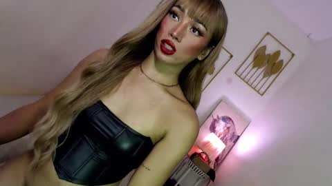 Alora online show from 01.25.25