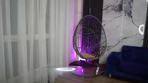 Spicy Maple online show from 11.25.25