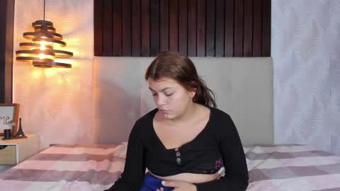 Snapshot of spicy_vibes chatting on 10.10.25 Katherine Leonardo online show from 10.10.25