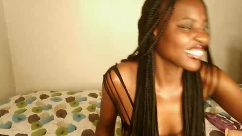 Snapshot of spicysashaa chatting on 09.15.25 spicysashaa online show from 09.15.25