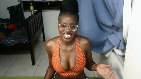 Snapshot of spicysashaa chatting on 09.23.25 spicysashaa online show from 09.23.25