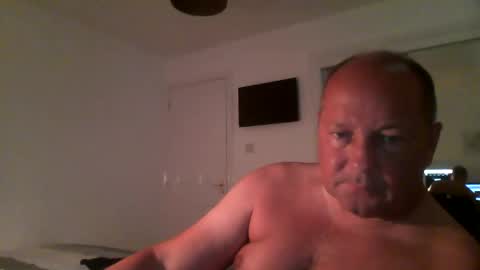 Snapshot of spidey1051a chatting on 09.20.25 spidey1051a online show from 09.20.25