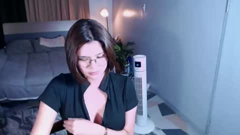 Snapshot of spiffingview_of_carmella chatting on 06.01.26 Hi Im Carmela online show from 06.01.26