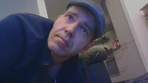 Snapshot of spliffray chatting on 12.05.24 spliffray online show from 12.05.24