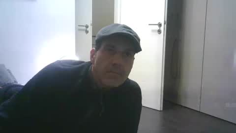 Snapshot of spliffray chatting on 01.06.25 spliffray online show from 01.06.25