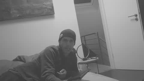 Snapshot of spliffray chatting on 01.07.25 spliffray online show from 01.07.25