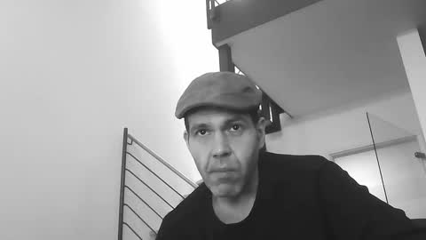 Snapshot of spliffray chatting on 02.15.25 spliffray online show from 02.15.25