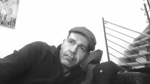 Snapshot of spliffray chatting on 02.19.25 spliffray online show from 02.19.25