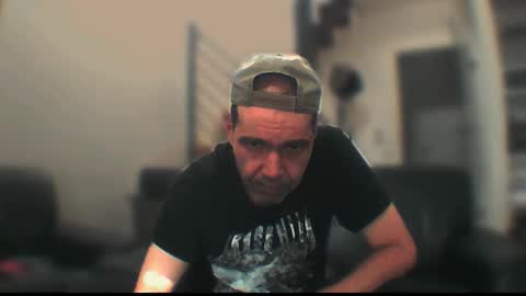 Snapshot of spliffray chatting on 09.22.25 spliffray online show from 09.22.25