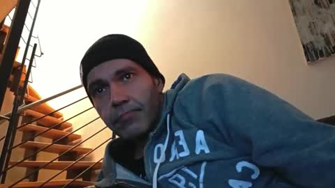 Snapshot of spliffray chatting on 09.30.25 spliffray online show from 09.30.25