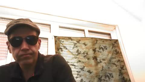 Snapshot of spliffray chatting on 04.08.26 spliffray online show from 04.08.26