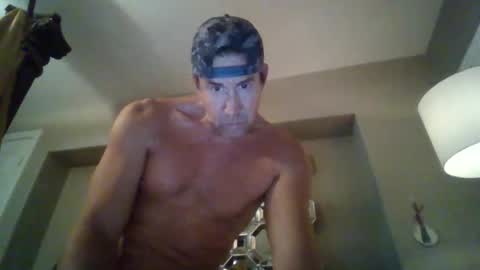 Snapshot of spunandhunglv chatting on 11.05.25 spunandhunglv online show from 11.05.25