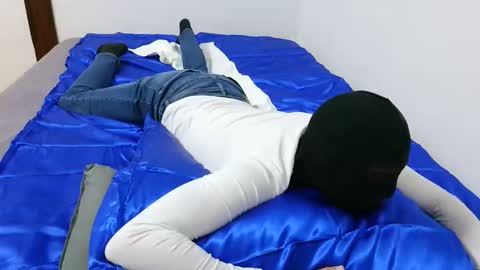 Snapshot of spyboyxx25 chatting on 11.09.25 boyxxx25 online show from 11.09.25