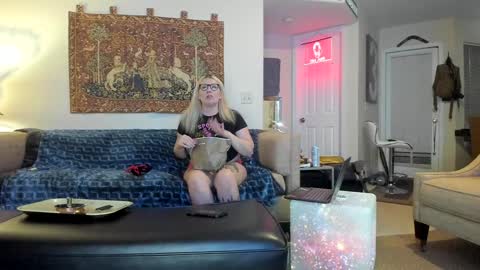 Roxy Day  Mossimo Knight online show from 12.23.24