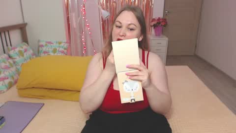 Snapshot of squirting_goddess4u chatting on 05.19.26 Lily online show from 05.19.26