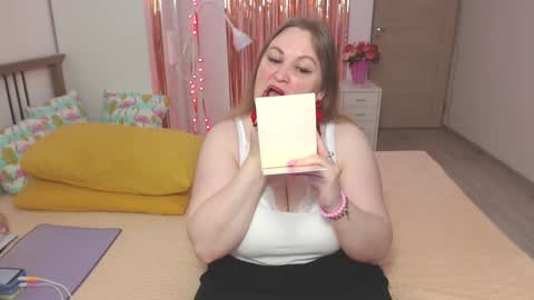 Snapshot of squirting_goddess4u chatting on 06.04.26 Lily online show from 06.04.26