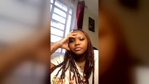 Snapshot of squirty_ebony_ chatting on 06.20.26 Princess online show from 06.20.26