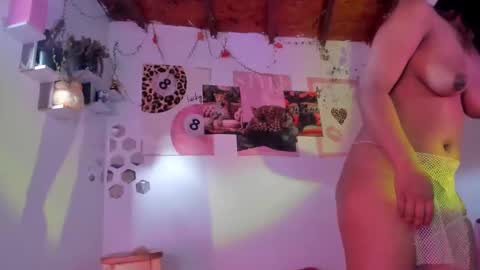 Snapshot of srsexy98 chatting on 10.17.25 srsexy98 online show from 10.17.25