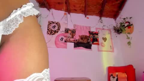 Snapshot of srsexy98 chatting on 10.30.25 srsexy98 online show from 10.30.25