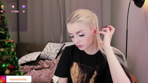Snapshot of ssashagarter chatting on 12.28.24 Alexandra online show from 12.28.24