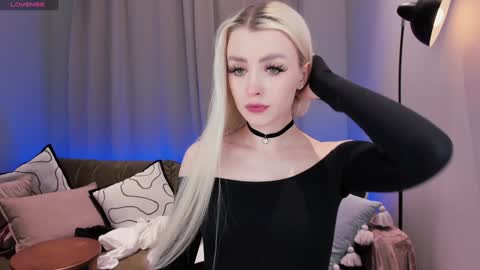 Snapshot of ssashagarter chatting on 01.29.25 Alexandra online show from 01.29.25