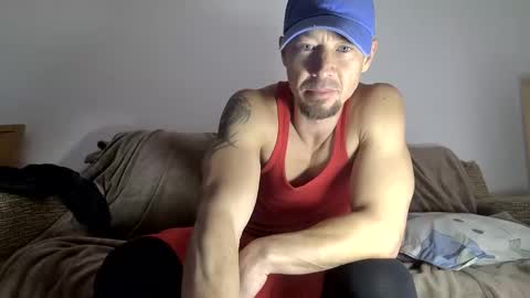 Snapshot of st_amor chatting on 03.10.25 St Amor online show from 03.10.25